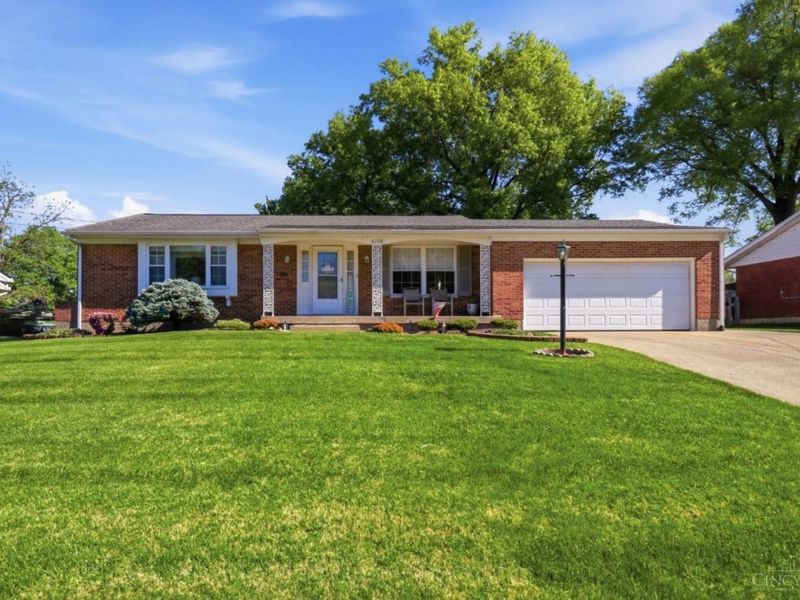 6208 Kingoak Drive, Green Township, OH 45248 Photo 1