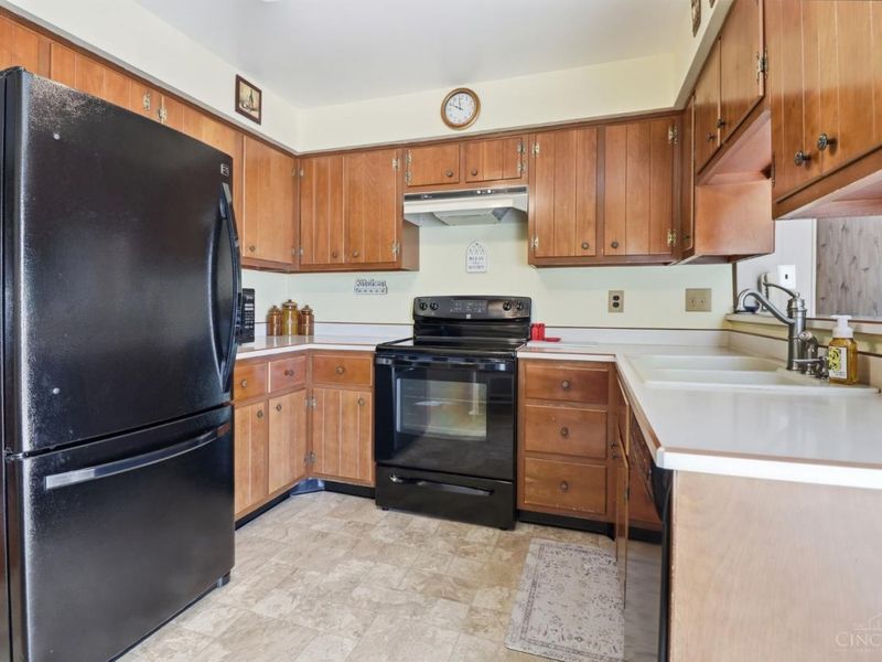 6208 Kingoak Drive, Green Township, OH 45248 Photo 11