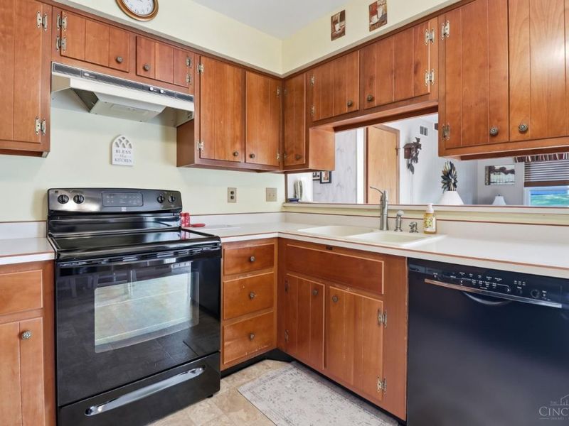 6208 Kingoak Drive, Green Township, OH 45248 Photo 12