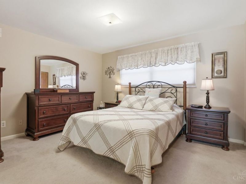 6208 Kingoak Drive, Green Township, OH 45248 Photo 19