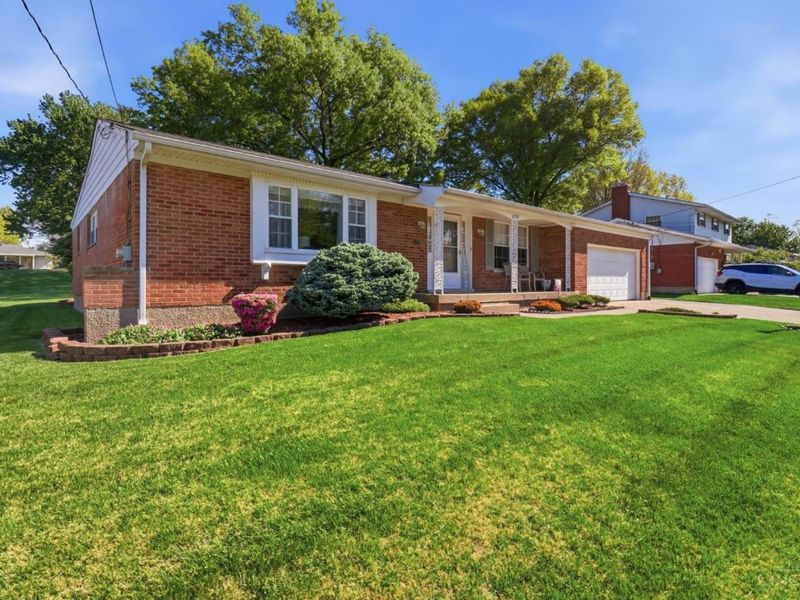 6208 Kingoak Drive, Green Township, OH 45248 Photo 3
