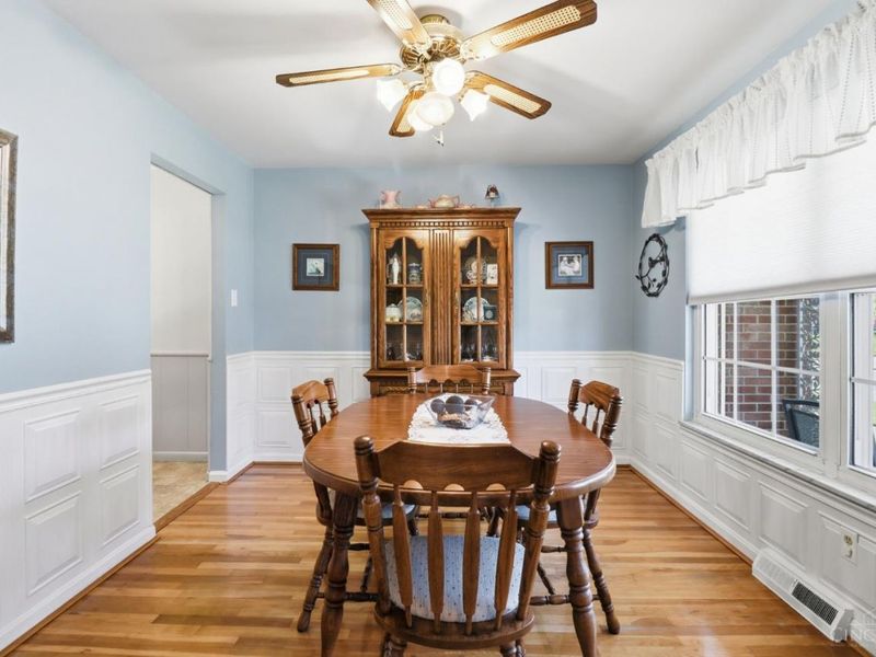 6208 Kingoak Drive, Green Township, OH 45248 Photo 8