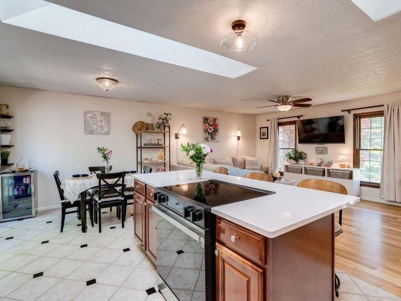 7834 Stonehill Drive, Anderson Twp, OH 45255 Photo 11