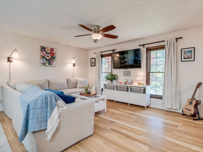 7834 Stonehill Drive, Anderson Twp, OH 45255 Photo 2