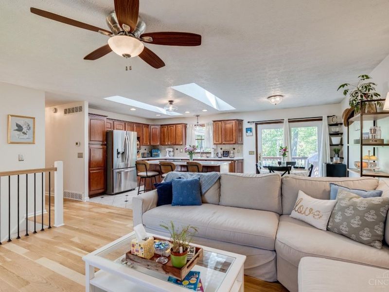 7834 Stonehill Drive, Anderson Twp, OH 45255 Photo 4