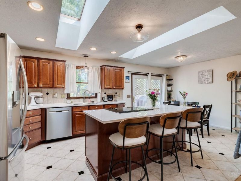 7834 Stonehill Drive, Anderson Twp, OH 45255 Photo 5