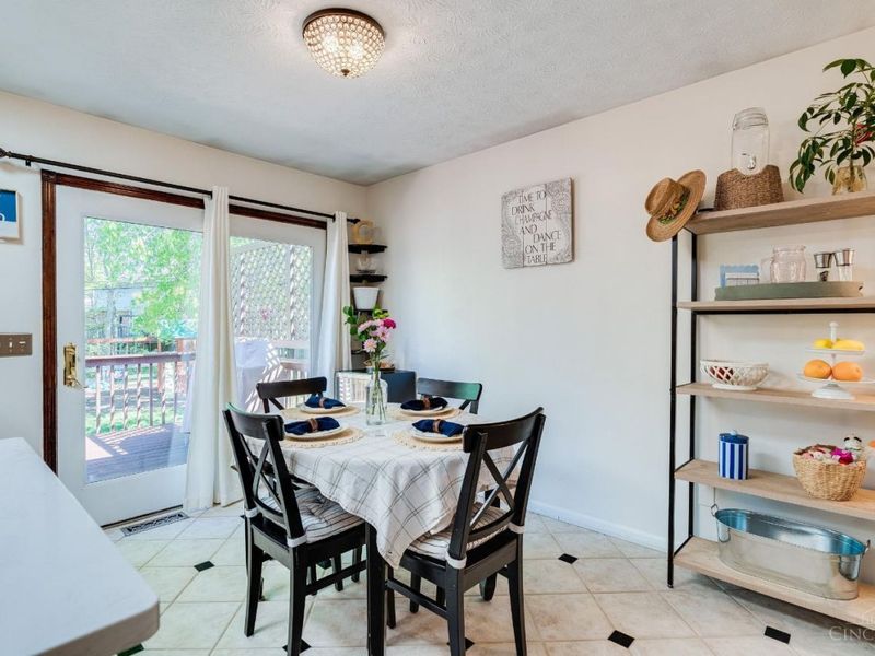 7834 Stonehill Drive, Anderson Twp, OH 45255 Photo 6