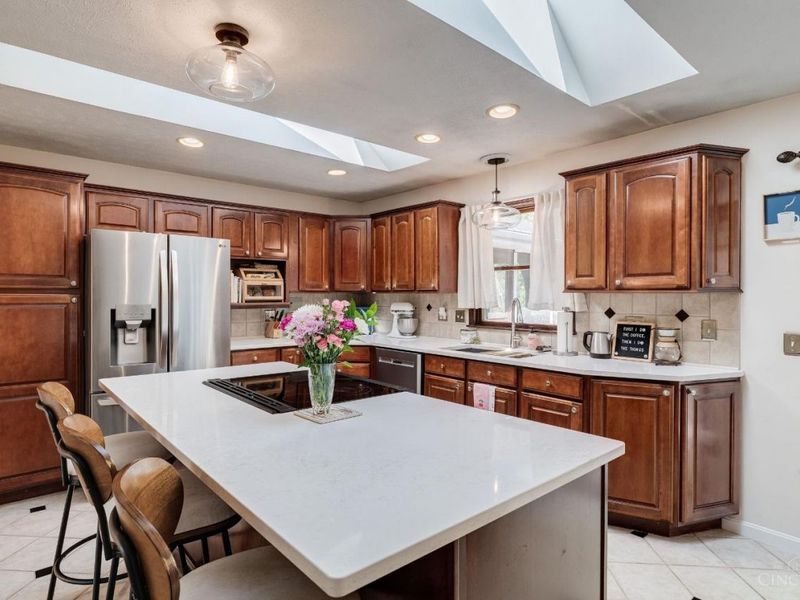 7834 Stonehill Drive, Anderson Twp, OH 45255 Photo 8