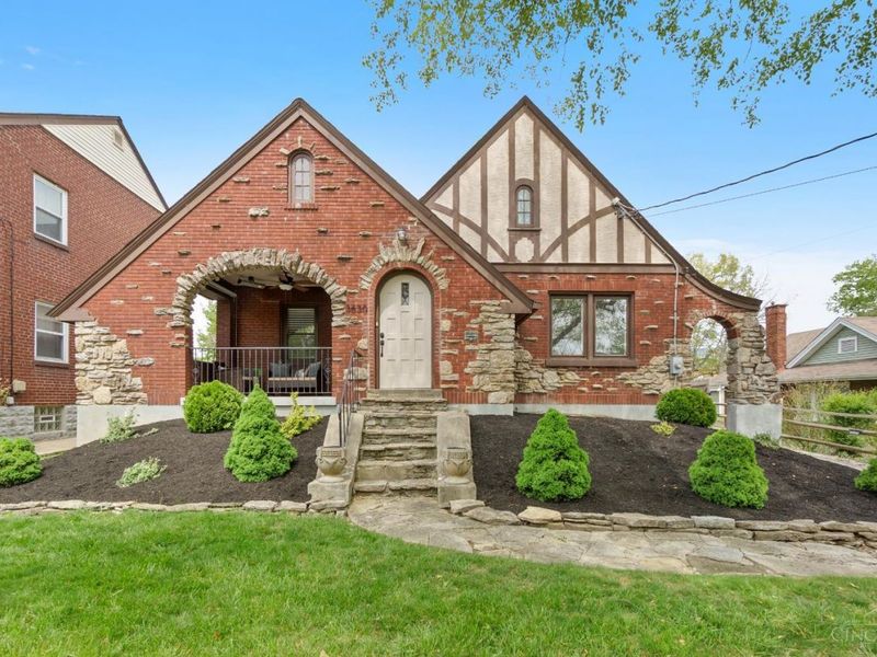 3630 Ravenwood Avenue, Cincinnati, OH 45213 Photo 2