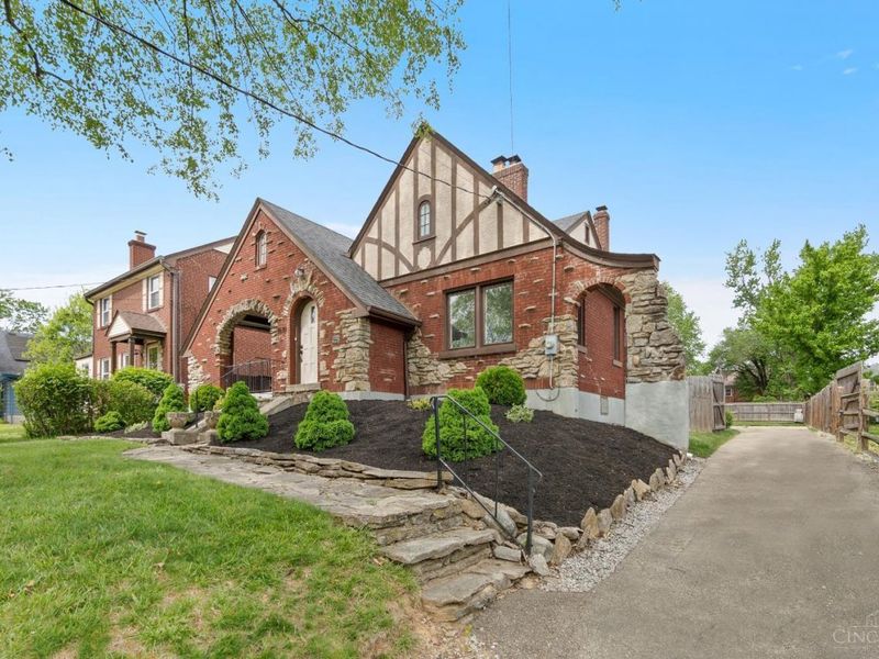 3630 Ravenwood Avenue, Cincinnati, OH 45213 Photo 4