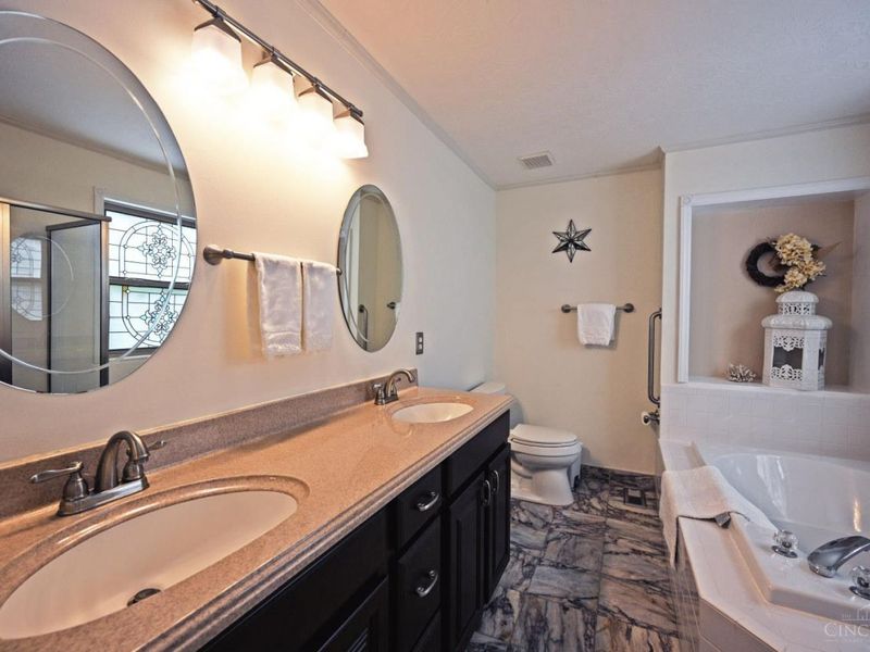 6085 Chamblee Drive, Miami Twp, OH 45140 Photo 10