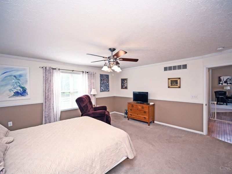 6085 Chamblee Drive, Miami Twp, OH 45140 Photo 9