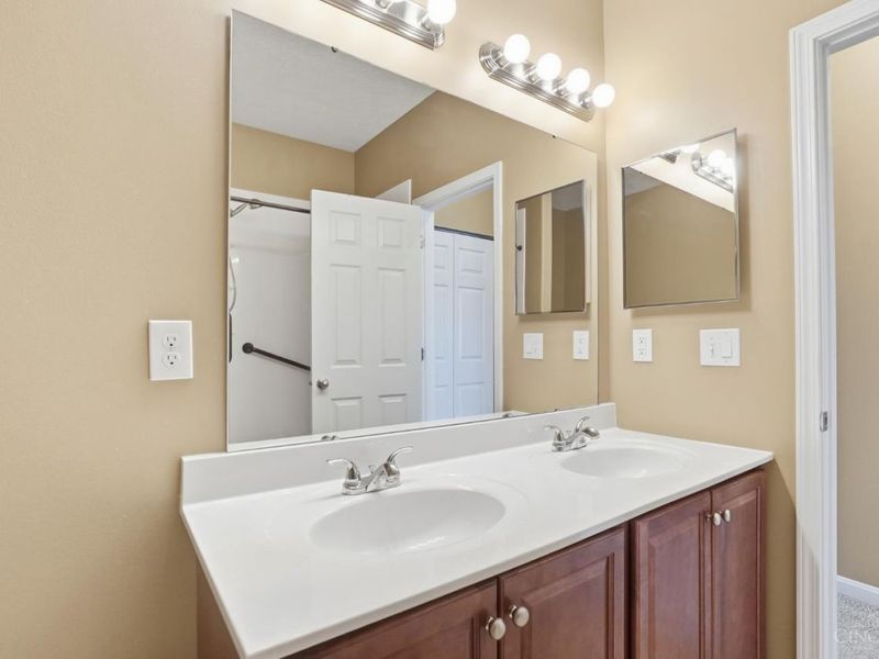 1553 Tatum Lane, Hamilton, OH 45013 Photo 12