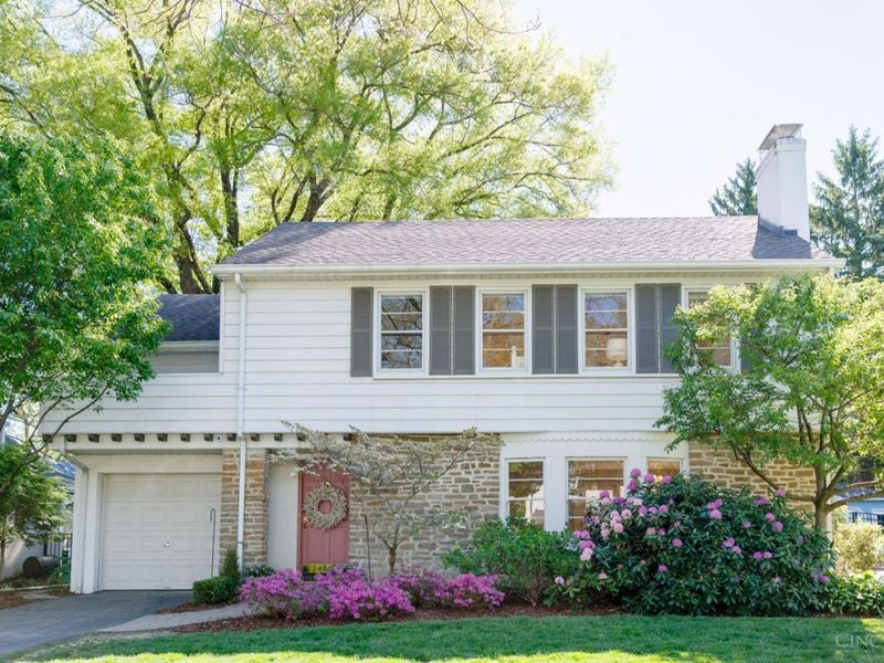 3604 Center Street, Mariemont, OH 45227 Photo 2