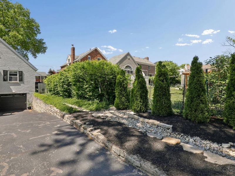 5900 St Regis Drive, Sycamore Township, OH 45236 Photo 4