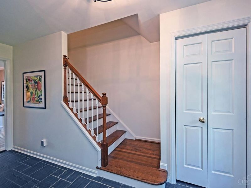 1320 Stonemill Court, Wyoming, OH 45215 Photo 7