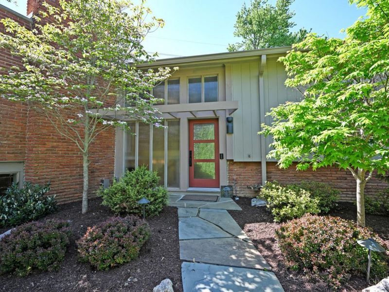 433 Hidden Valley Lane, Wyoming, OH 45215 Photo 4