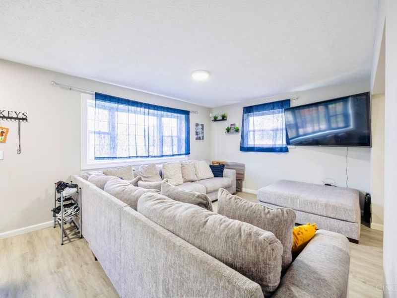 11625 Hollingsworth, Forest Park, OH 45240 Photo 8