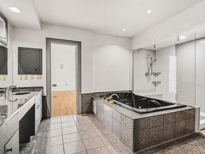 3583 Cooper Road, Blue Ash, OH 45241 Photo 13