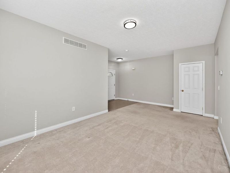 6186 Spires Drive, Miami Twp, OH 45140 Photo 10