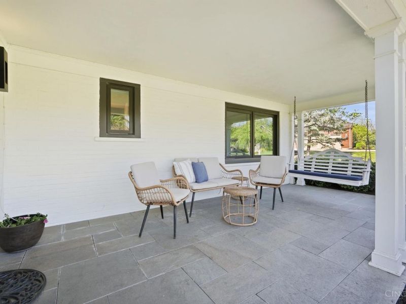 8501 Concord Hills Circle, Sycamore Township, OH 45243 Photo 2