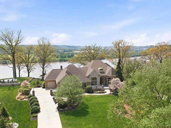 15 St Andrews Drive, North Bend, OH 45052