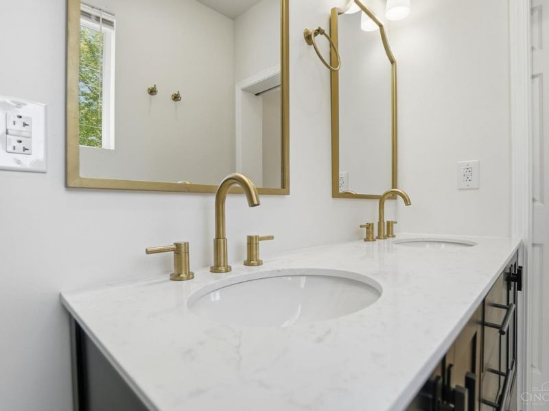 8378 Woodbine Avenue, Cincinnati, OH 45216 Photo 33