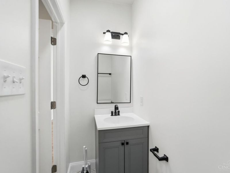 8378 Woodbine Avenue, Cincinnati, OH 45216 Photo 37