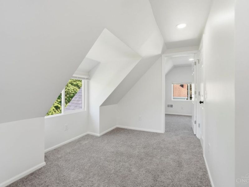 8378 Woodbine Avenue, Cincinnati, OH 45216 Photo 40