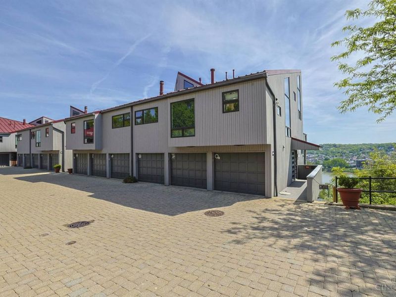 1022 Hatch Street, Cincinnati, OH 45202 Photo 2