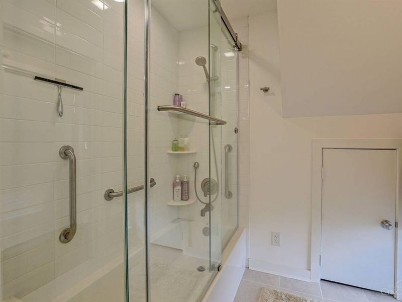 1022 Hatch Street, Cincinnati, OH 45202 Photo 29