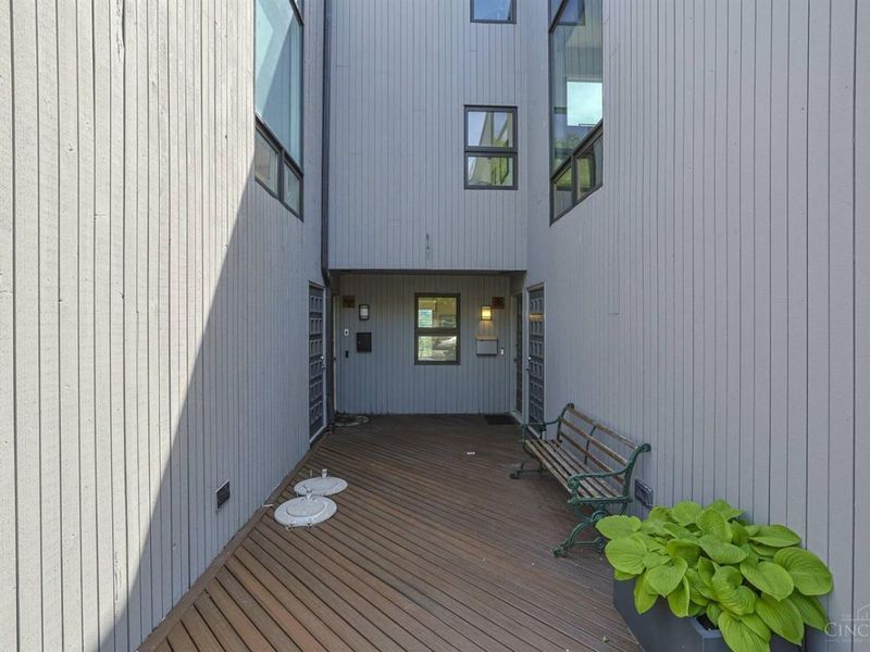 1022 Hatch Street, Cincinnati, OH 45202 Photo 3