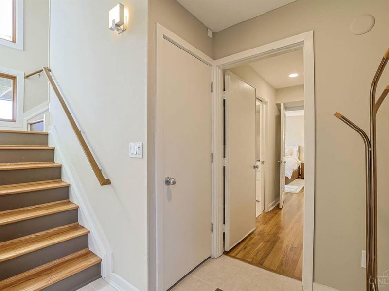 1022 Hatch Street, Cincinnati, OH 45202 Photo 6