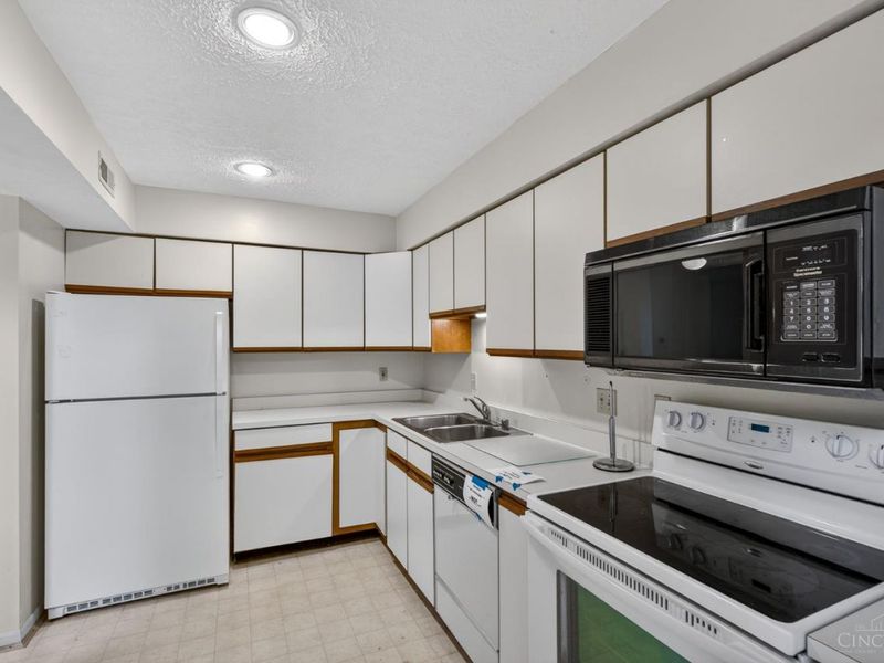 4019 White Chapel Lane, Unit 141, Loveland, OH 45140 Photo 14