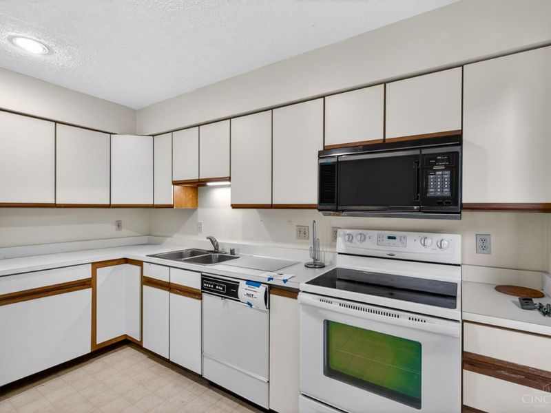 4019 White Chapel Lane, Unit 141, Loveland, OH 45140 Photo 16