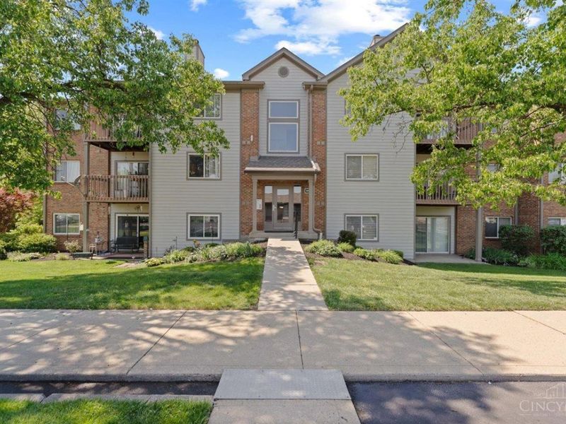 8839 Eagleview Drive, Unit 4, West Chester, OH 45069 Photo 1