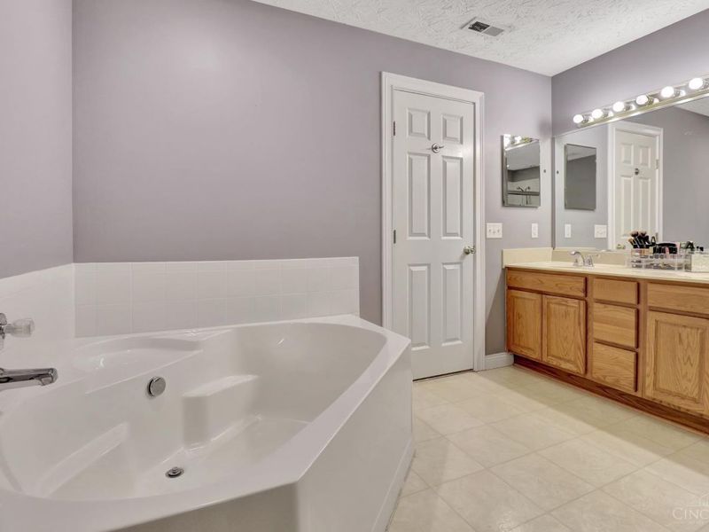8003 Pinnacle Point Drive, Unit 203, West Chester, OH 45069 Photo 15