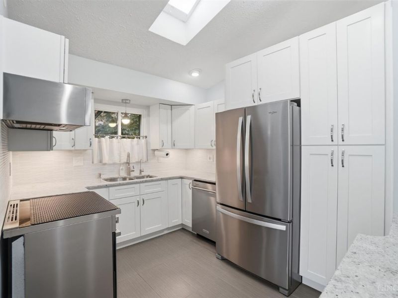 9436 Colegate Way, West Chester, OH 45011 Photo 12