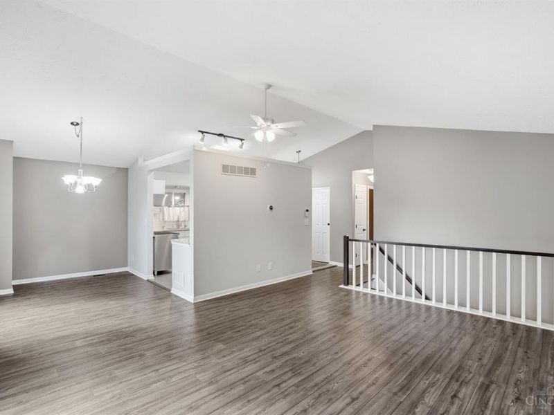 9436 Colegate Way, West Chester, OH 45011 Photo 8