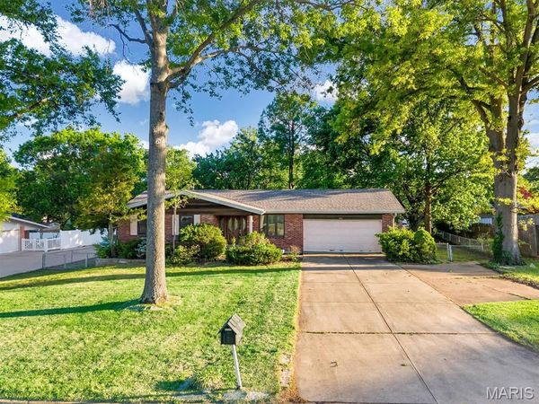 2948 Oldewick Drive , St Louis, MO 63129