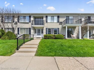 100 W Hickory Grove Road, Bloomfield Hills, MI 48304