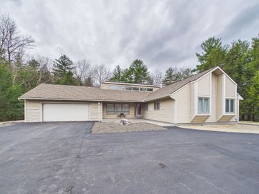 11 Pepperell Circle, Nashua, NH 03062