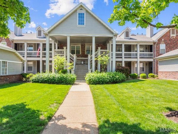 5459 Kenrick Parke Drive , St Louis, MO 63119