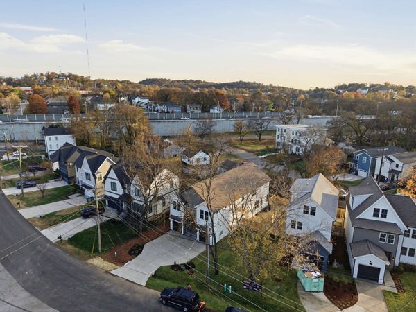 521 Croley Dr , Nashville, TN 37209