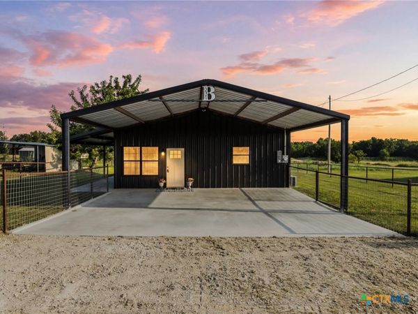 321 Avenue B, Unit B, Walnut Springs, TX 76690