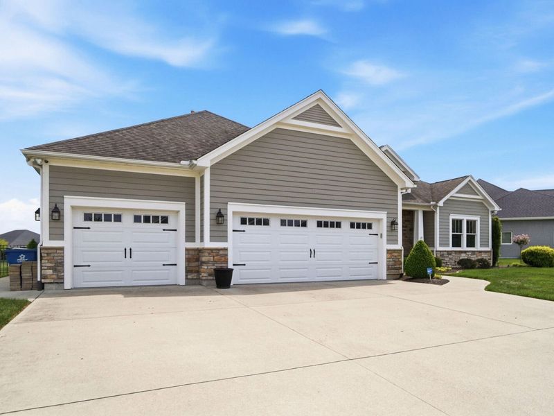 980 Greenmantle Drive, Troy, OH 45373 Photo 3
