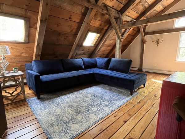 102 New Templeton Rd, Hubbardston, MA 01452