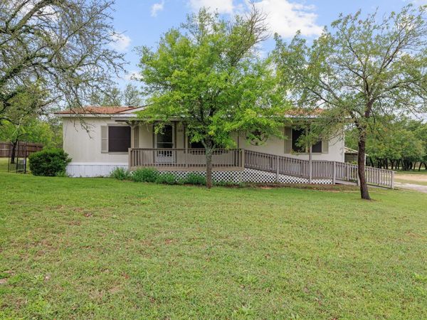 1210 Thousand Oaks TRL , Liberty Hill, TX 78642