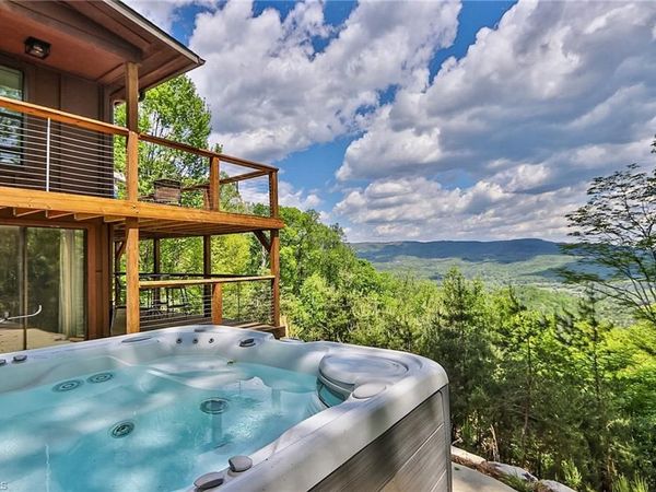 1401 Greenstreet Drive, Traphill, NC 28685
