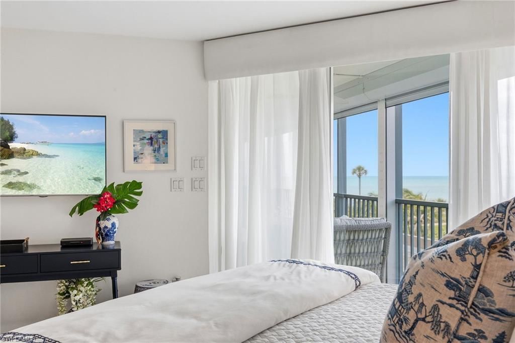 4651 Gulf Shore Blvd N, Unit 205, Naples, FL 34103 Photo